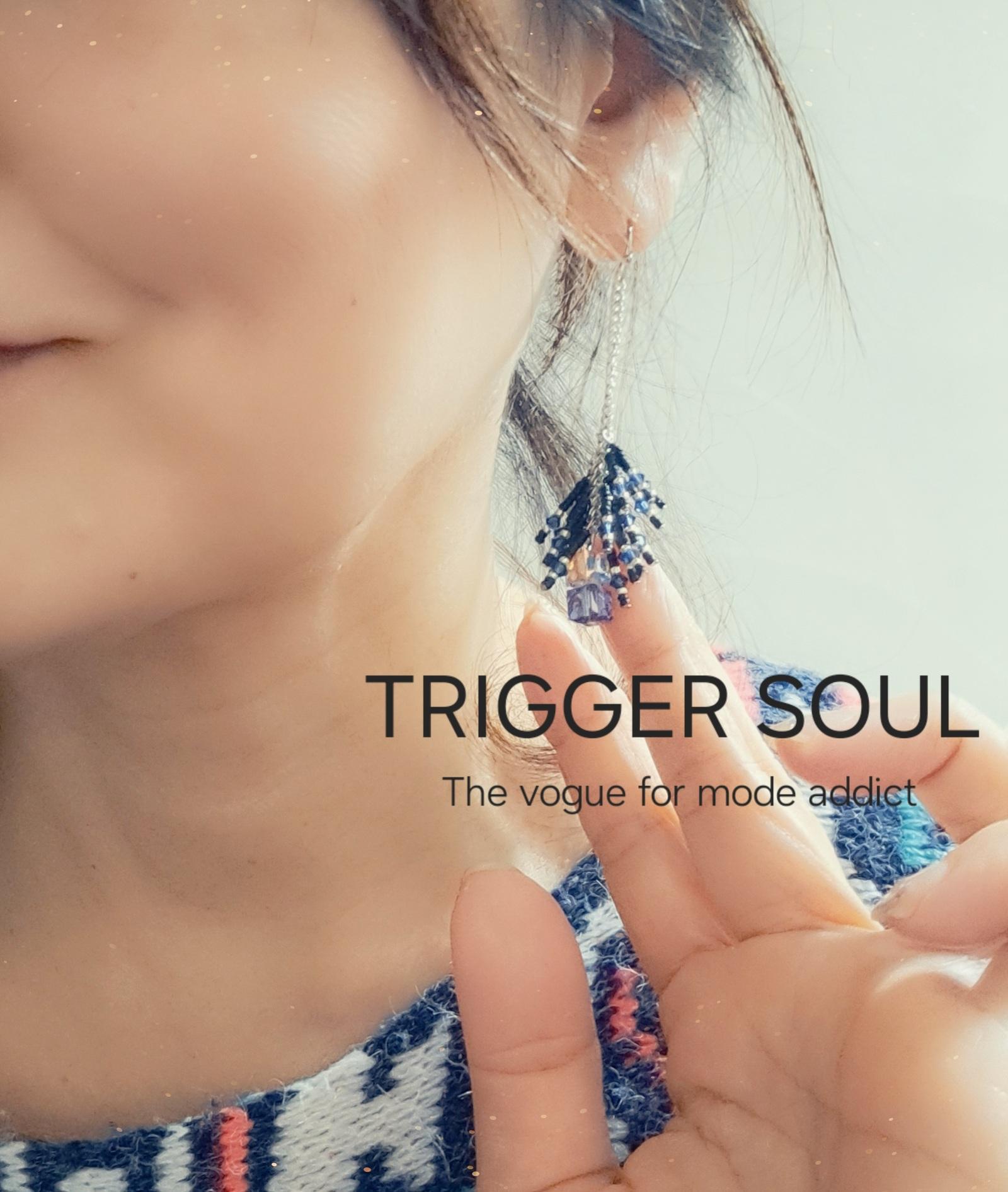 ゆらゆら揺れる優雅な輝き。style格上げします。ビーズロングフリンジピアス(ブラック×パープル)