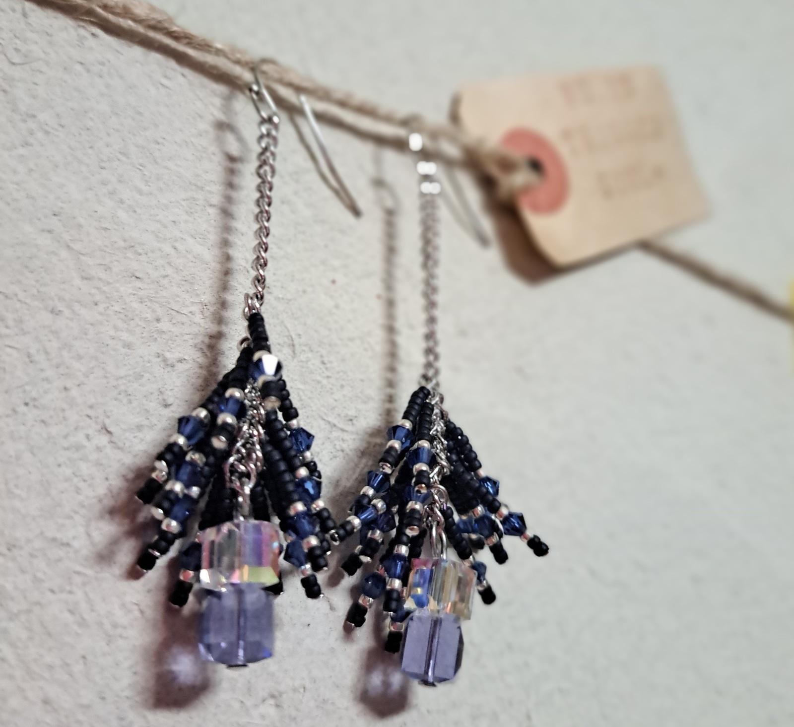 ゆらゆら揺れる優雅な輝き。style格上げします。ビーズロングフリンジピアス(ブラック×パープル) | 11枚目
