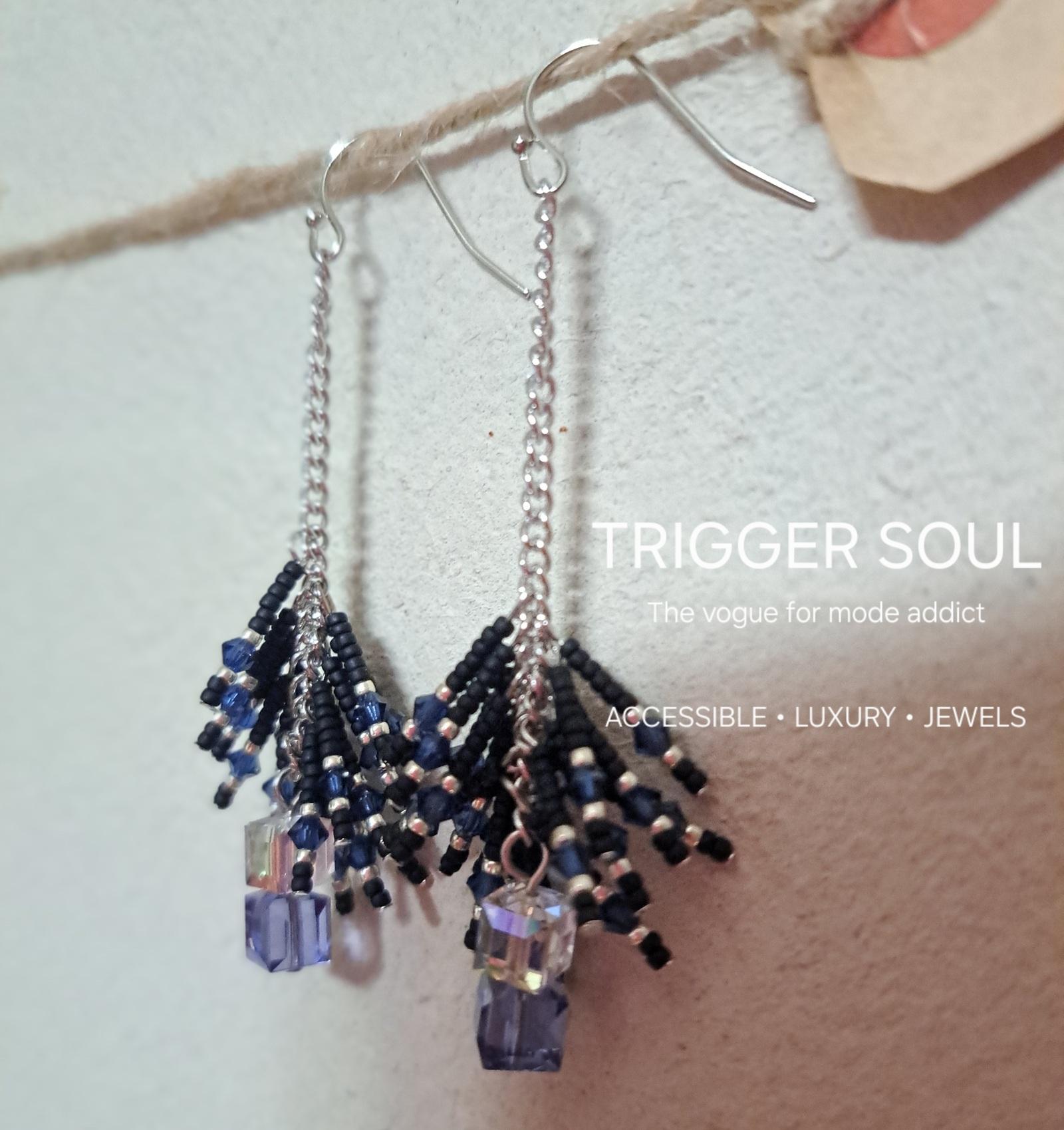 ゆらゆら揺れる優雅な輝き。style格上げします。ビーズロングフリンジピアス(ブラック×パープル) | 13枚目