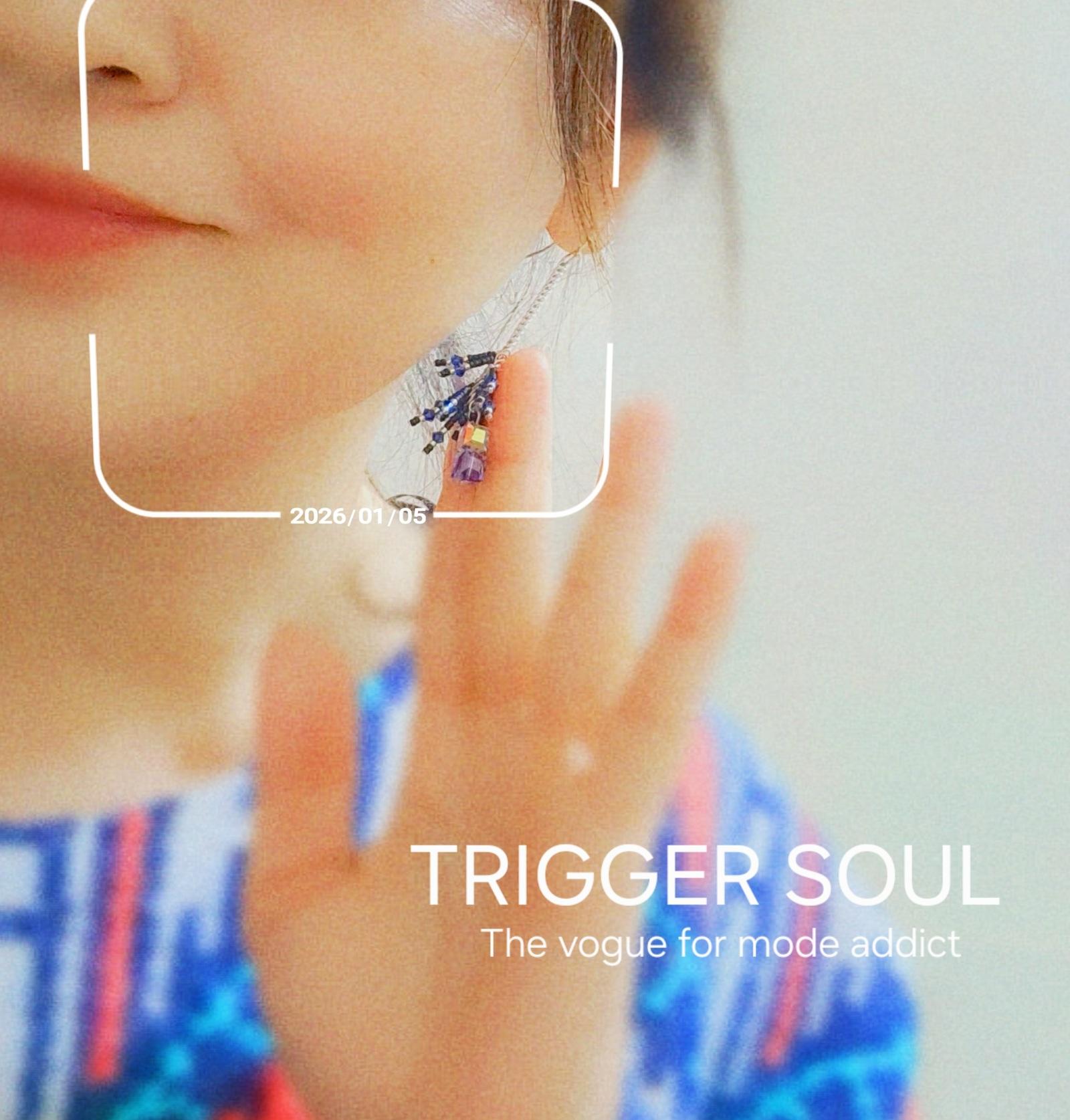 ゆらゆら揺れる優雅な輝き。style格上げします。ビーズロングフリンジピアス(ブラック×パープル) | 4枚目