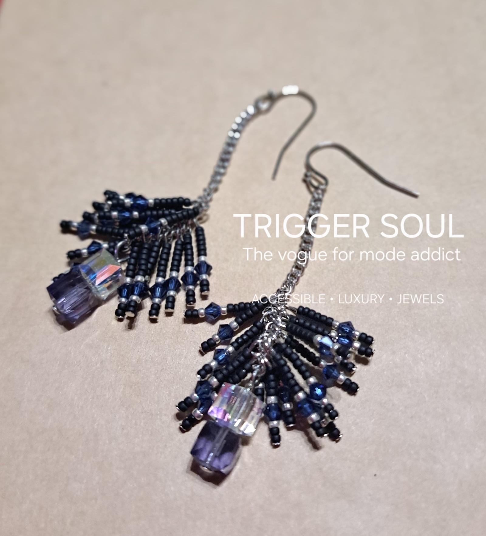 ゆらゆら揺れる優雅な輝き。style格上げします。ビーズロングフリンジピアス(ブラック×パープル) | 6枚目