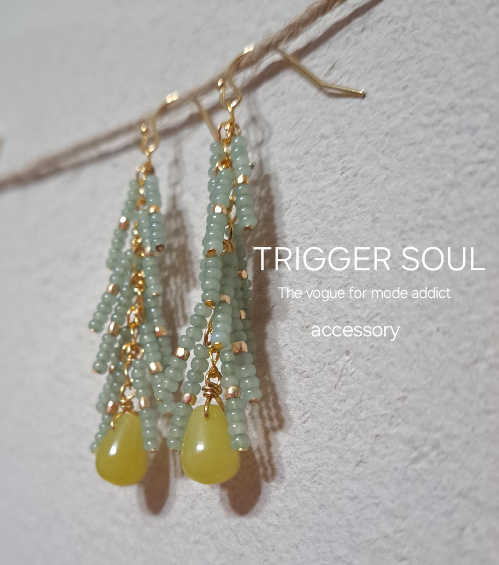 ゆらゆら揺れる優雅な輝き。style格上げします。ビーズロングフリンジピアス(グリーン)