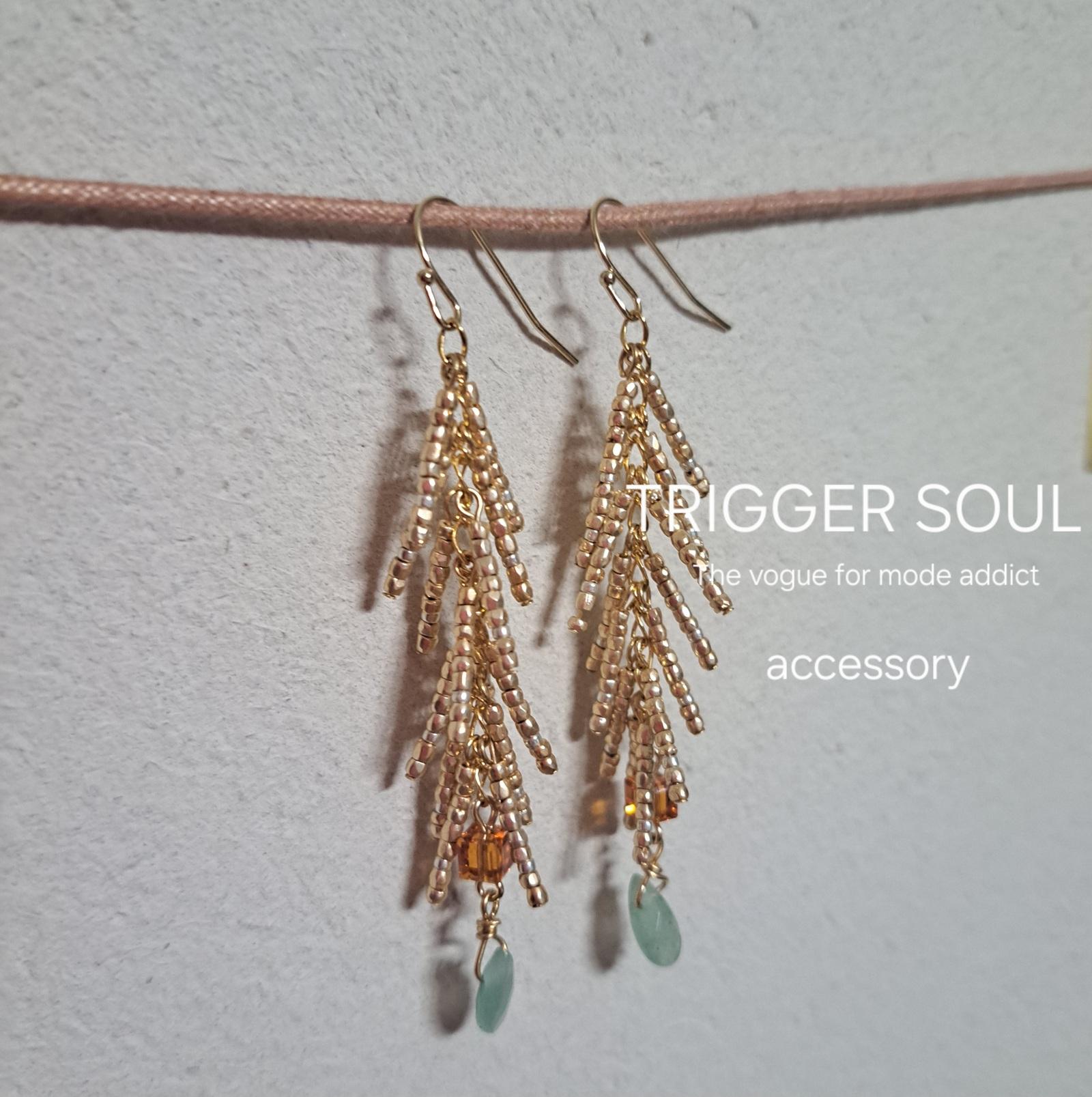 ゆらゆら揺れる優雅な輝き。style格上げします。ビーズロングフリンジピアス(ゴールド) | 3枚目