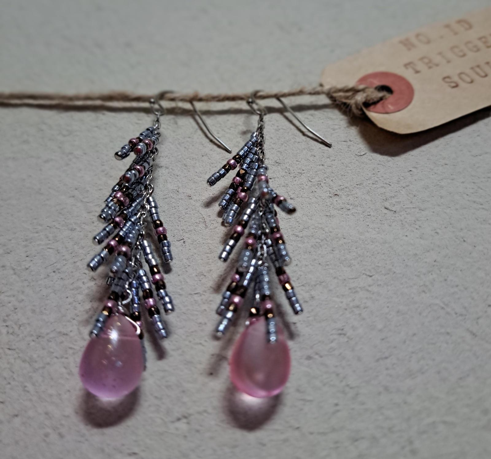 ゆらゆら揺れる優雅な輝き。style格上げします。ビーズロングフリンジピアス(ブルー×ピンク) | 4枚目