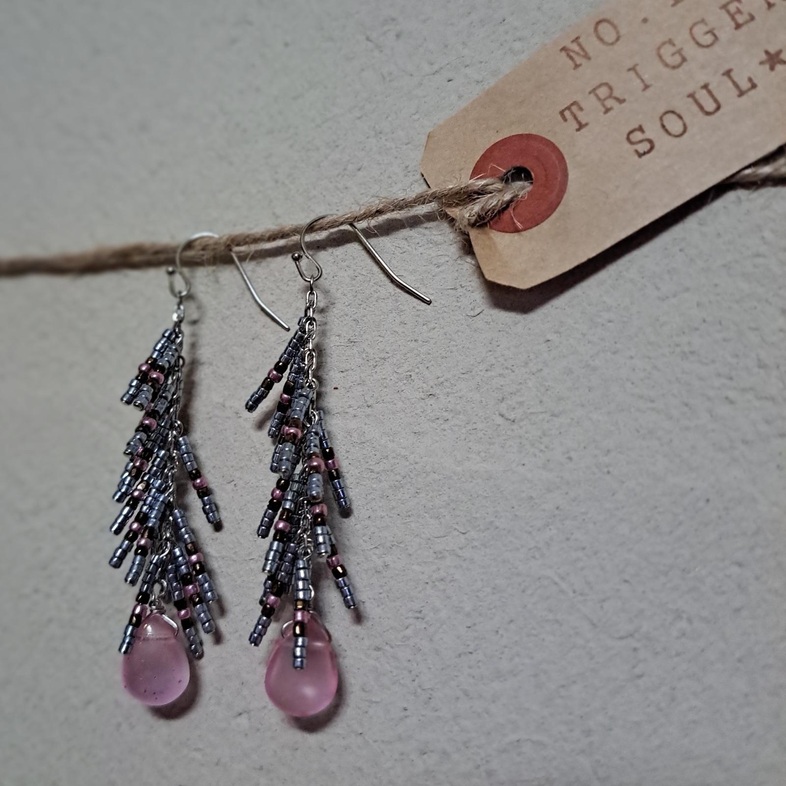 ゆらゆら揺れる優雅な輝き。style格上げします。ビーズロングフリンジピアス(ブルー×ピンク) | 8枚目