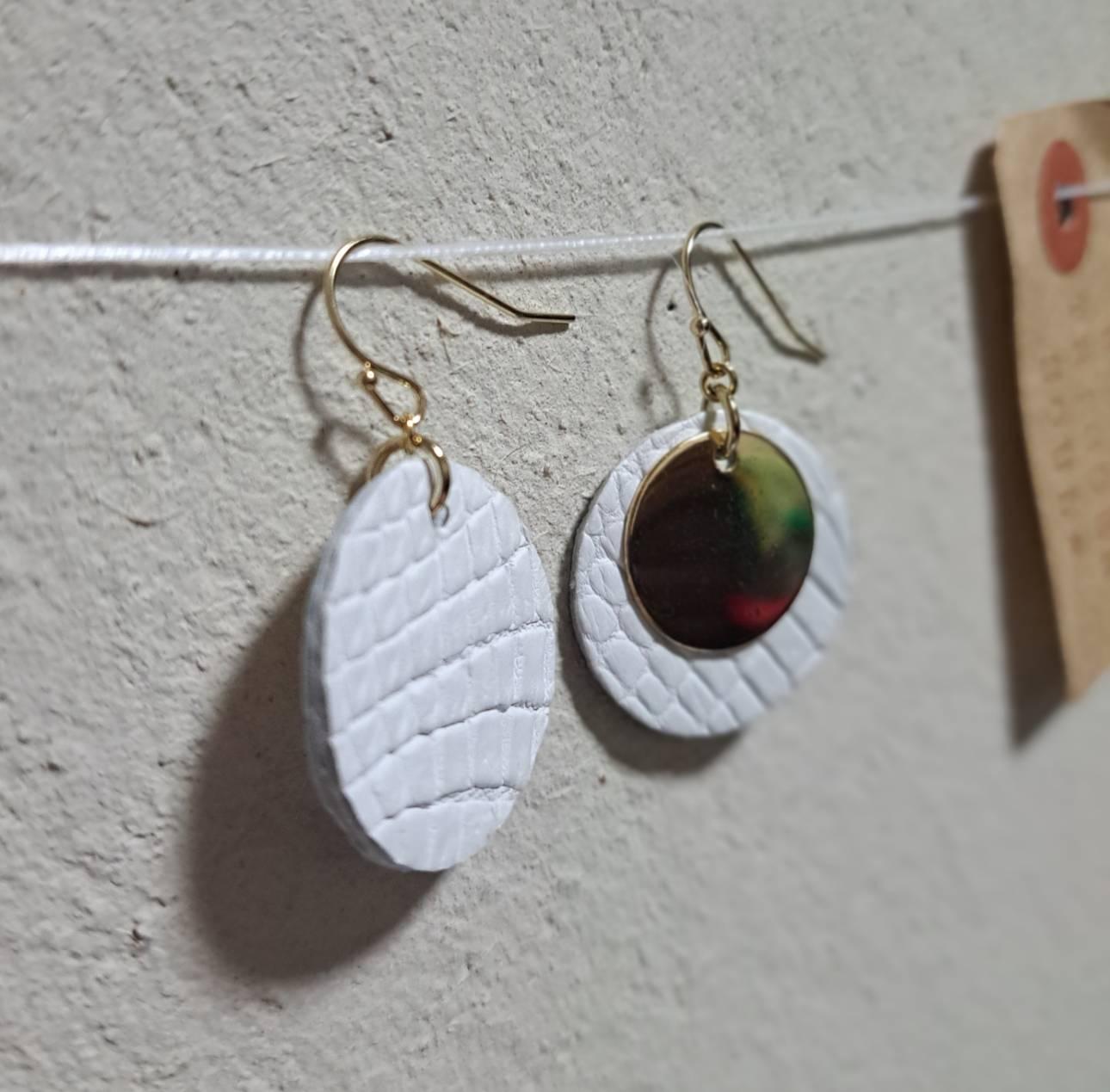 ホワイトという贅沢。COOLなメタル×クロコダイル25㍉（ゴールド） | 6枚目