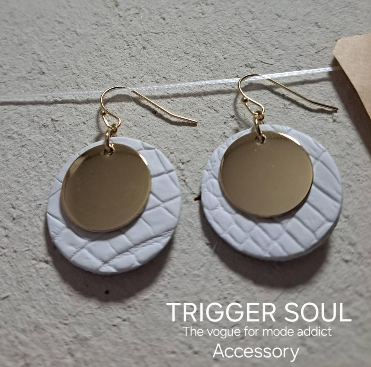 ホワイトという贅沢。COOLなメタル×クロコダイル25㍉（ゴールド） | 12枚目