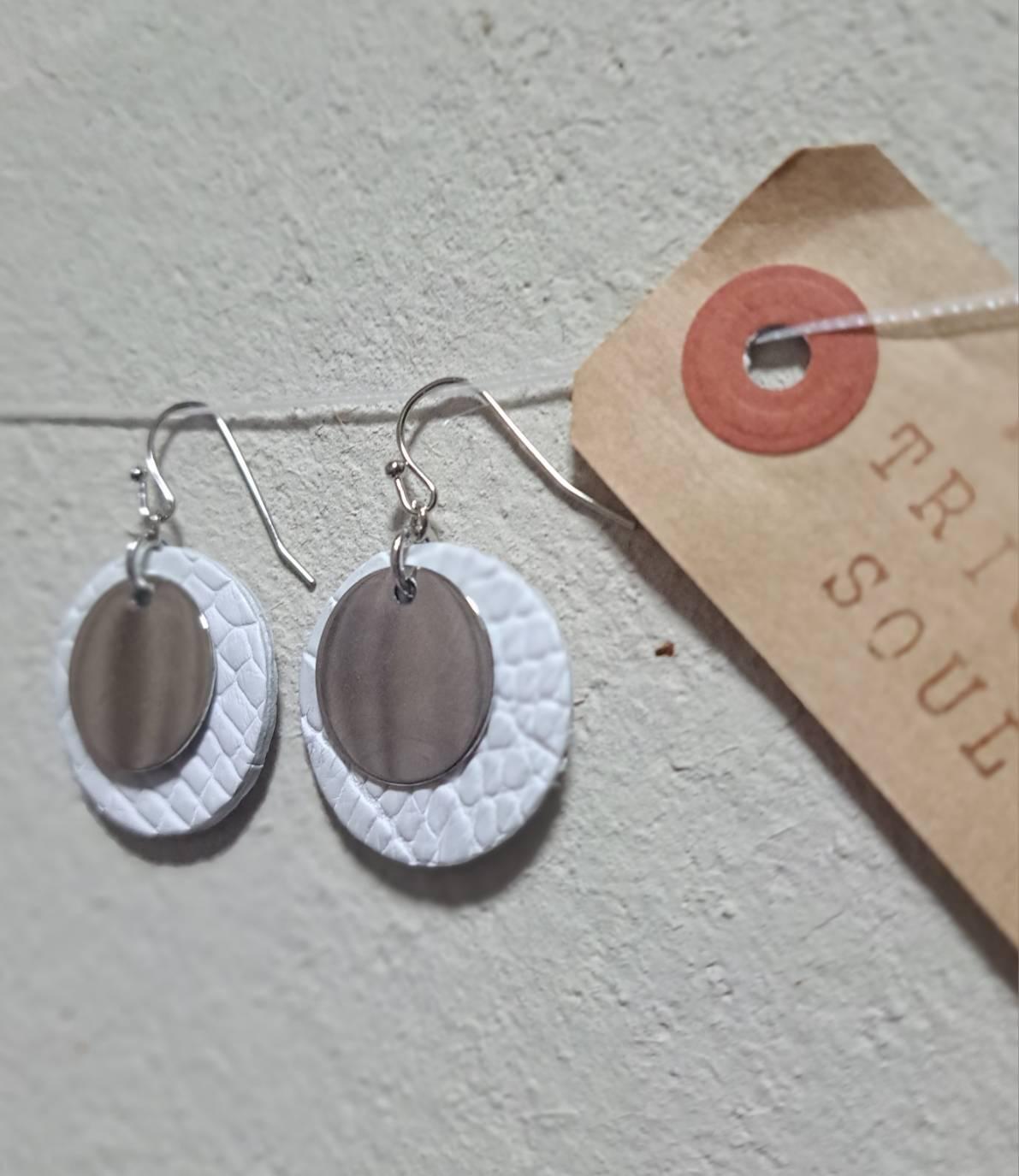 ホワイトという贅沢。COOLなメタル×クロコダイル25 ㍉（シルバー） | 8枚目