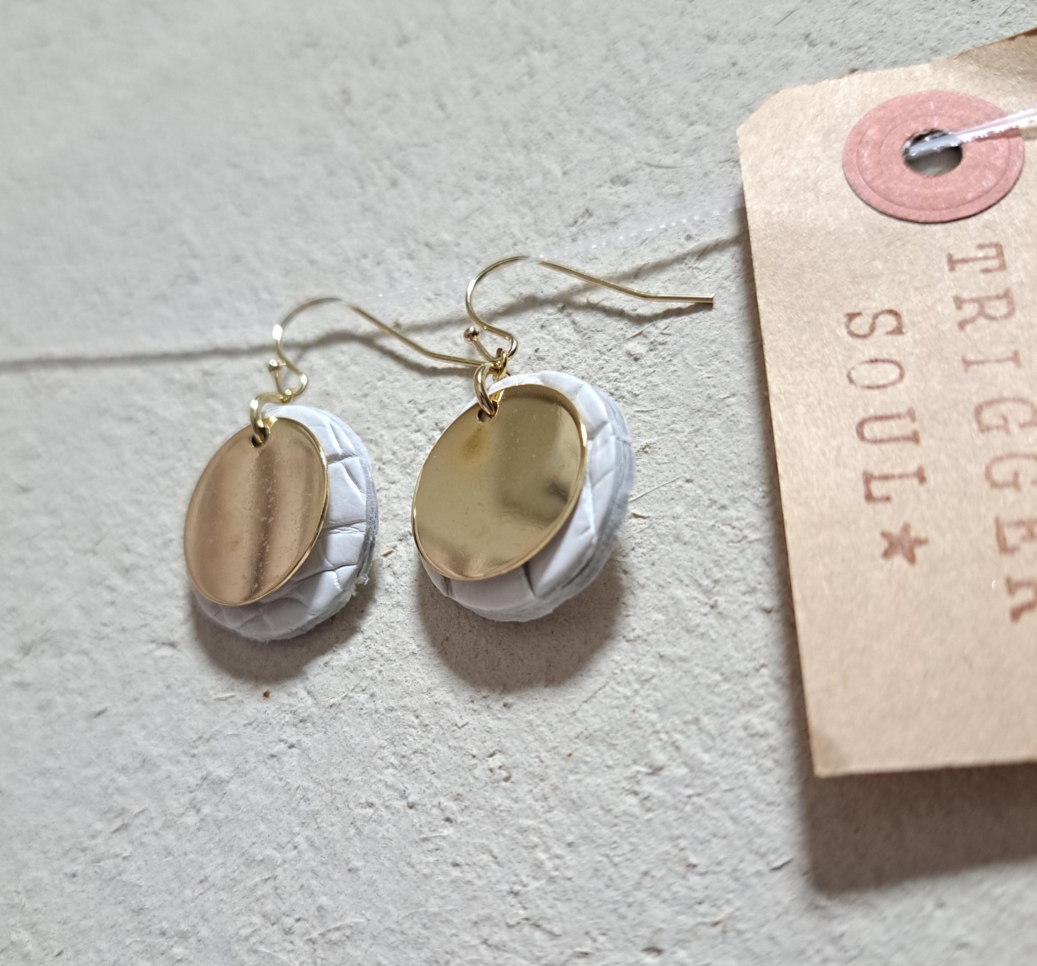 ホワイトという贅沢。COOLなメタル×クロコダイル（20㍉） | 5枚目