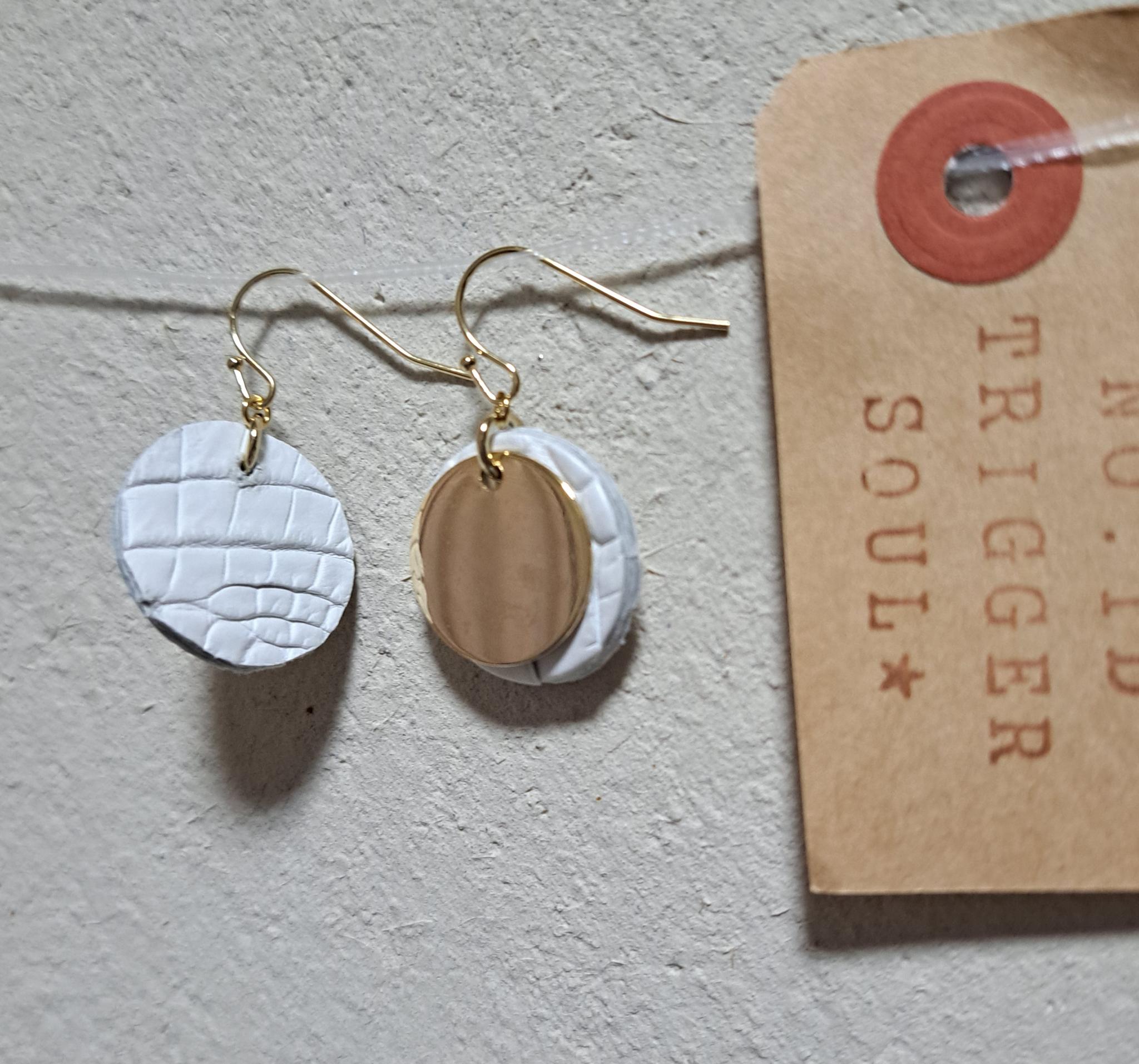 ホワイトという贅沢。COOLなメタル×クロコダイル（20㍉） | 6枚目