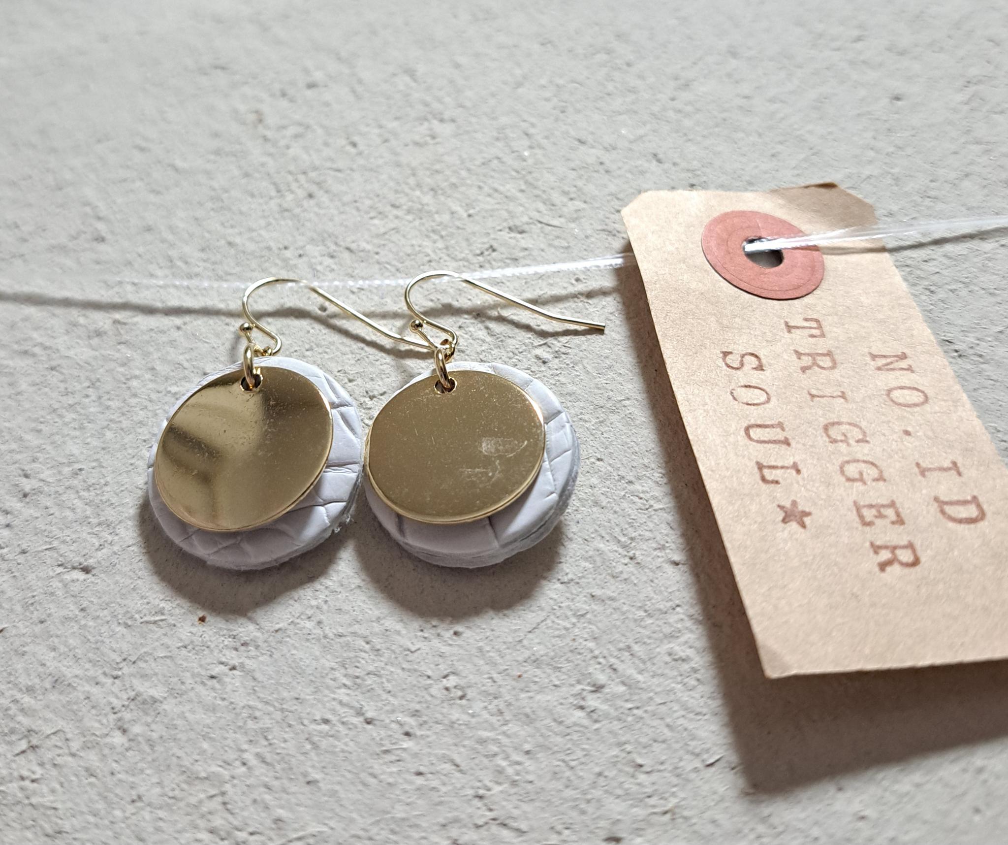 ホワイトという贅沢。COOLなメタル×クロコダイル（20㍉） | 4枚目