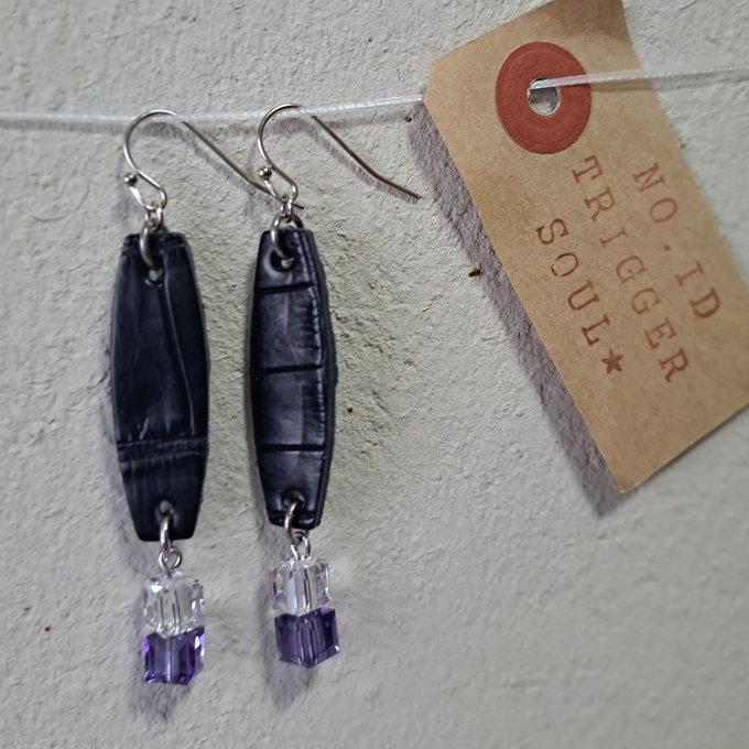 【想像よりはるかに軽い】クロコダイル本革×クリスタル／サステナブルピアス｜廃材レザーアクセサリー | 4枚目