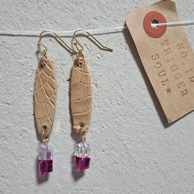 【想像よりはるかに軽い】クロコダイル本革×クリスタル／サステナブルピアス｜廃材レザーアクセサリー | 11枚目