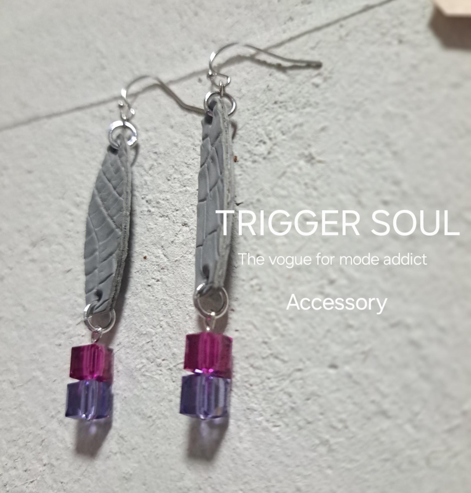 【想像よりはるかに軽い】クロコダイル本革×クリスタル／サステナブルピアス｜廃材レザーアクセサリー | 6枚目