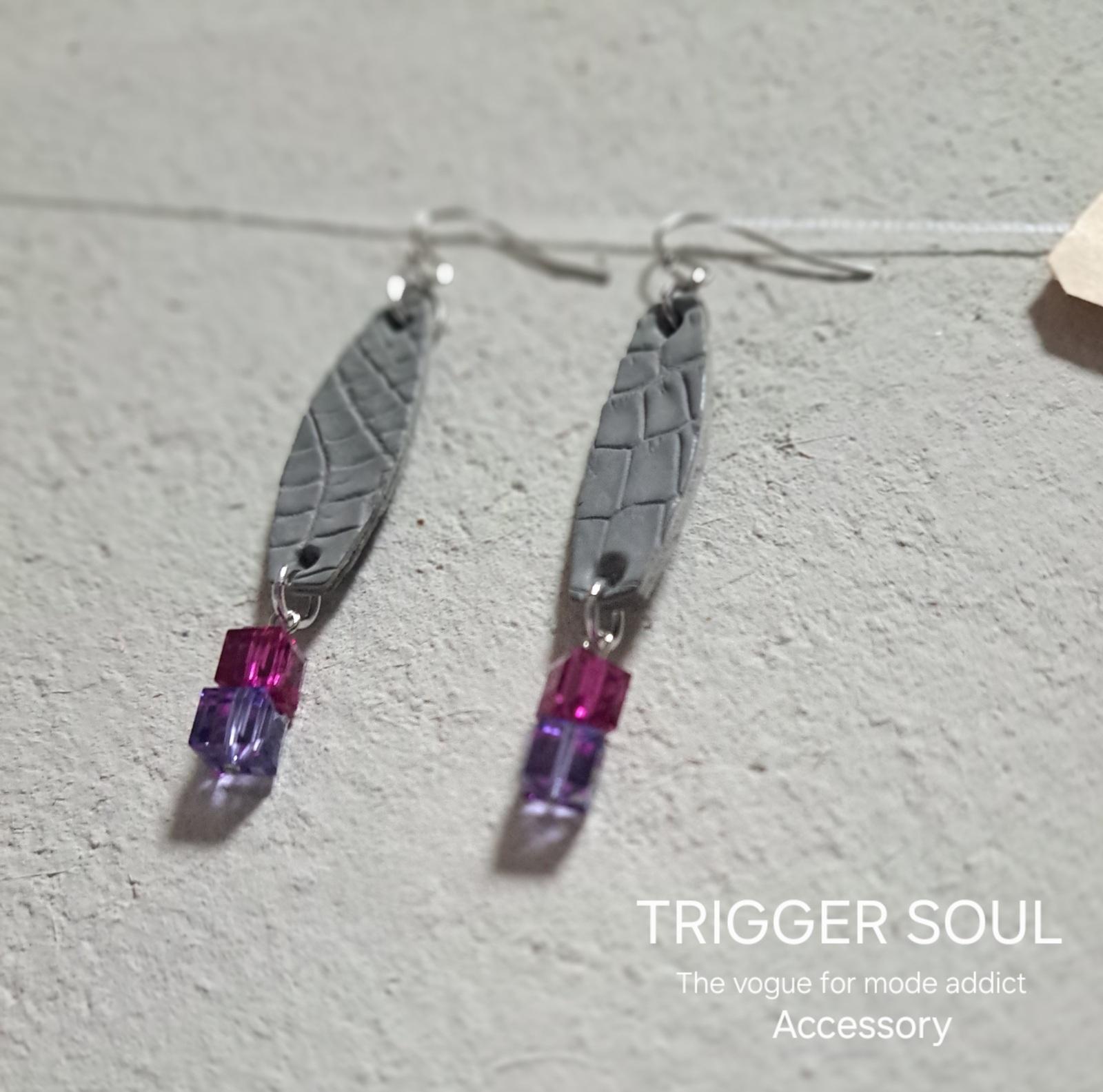 【想像よりはるかに軽い】クロコダイル本革×クリスタル／サステナブルピアス｜廃材レザーアクセサリー | 7枚目