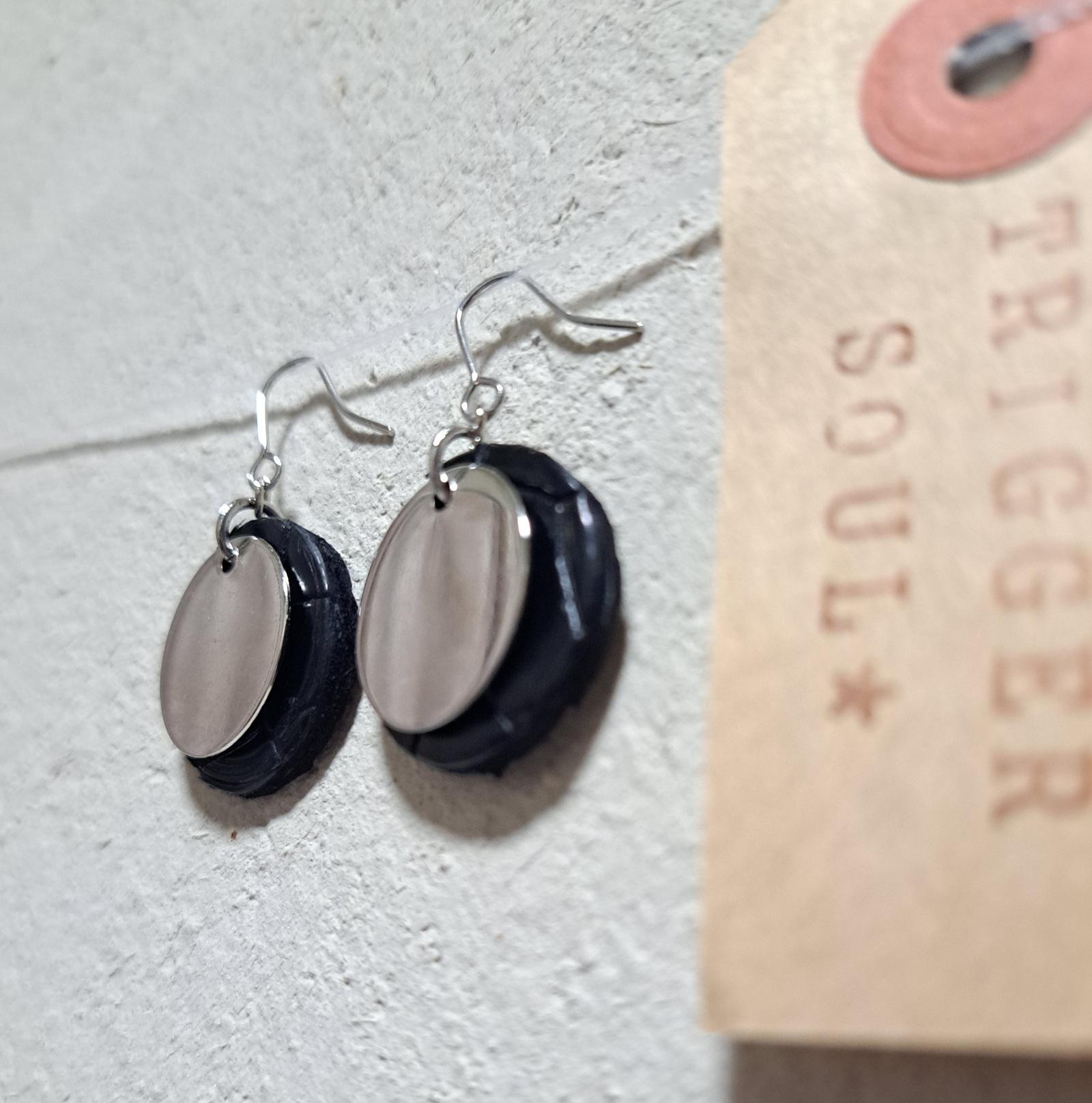 「3.5㌘の自由」つけていることを忘れる軽さ/クロコダイル本革×シルバー サステナブルピアス