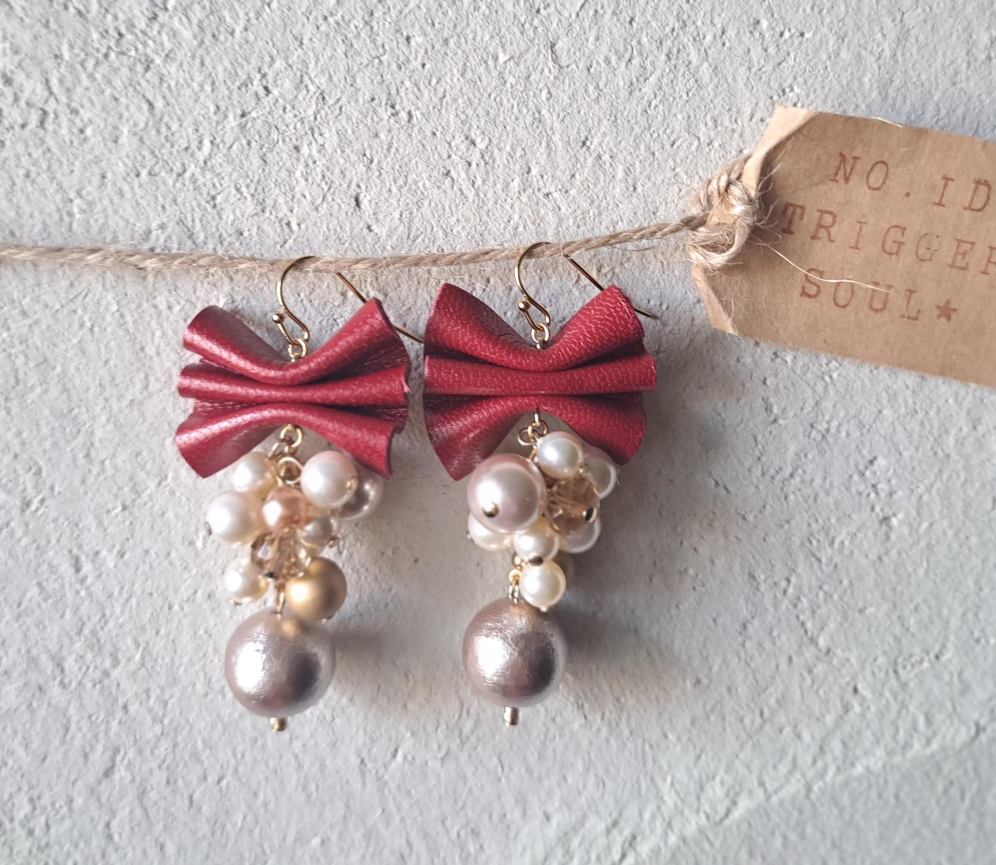 【本革リボン】コットンパールmixレッドリボン/3秒でドレスアップ。サスティナブルアクセサリー(Ｃ24C)