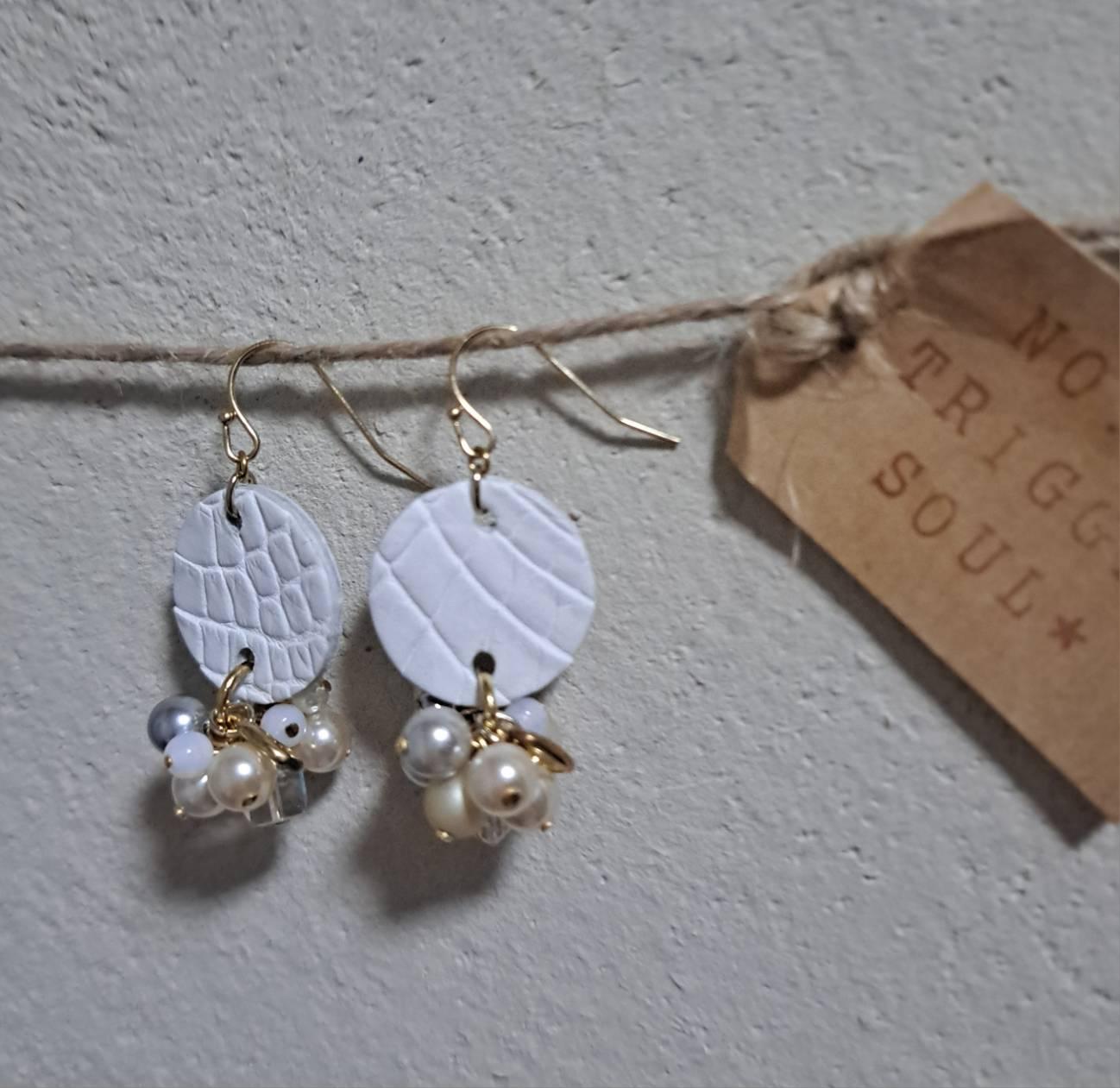 本革【ホワイトという贅沢】かわいいとかっこいいを欲張る。クロコダイルを使用したサステナブルアクセサリー（W-25F） | 13枚目