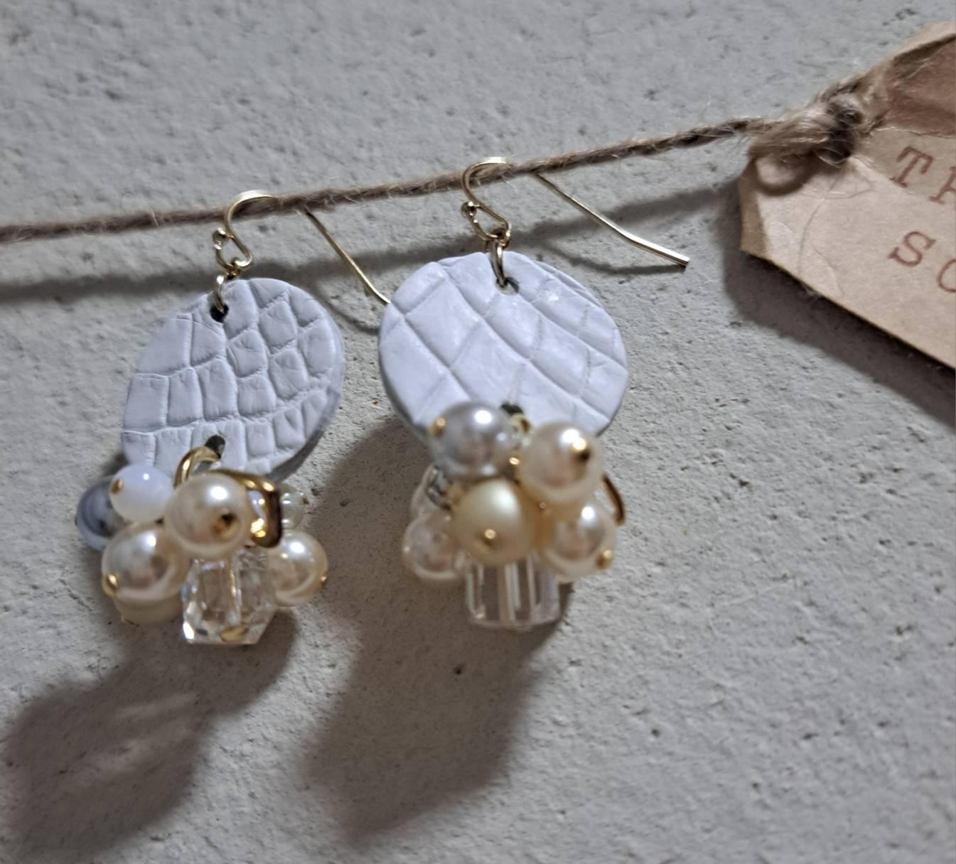 本革【ホワイトという贅沢】かわいいとかっこいいを欲張る。クロコダイルを使用したサステナブルアクセサリー（W-25F） | 7枚目