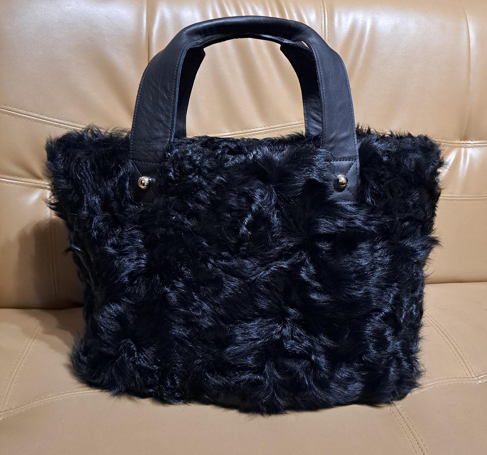 【文句なしに可愛い】限定　TRIGGER SOULファーバッグが登場/ブラック | 10枚目