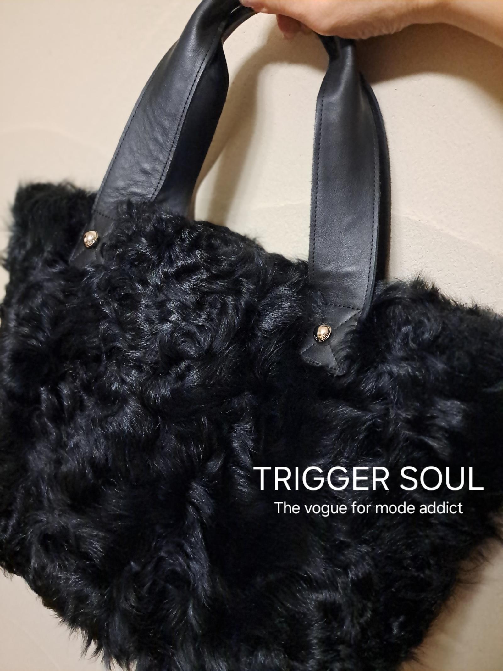 【文句なしに可愛い】限定　TRIGGER SOULファーバッグが登場/ブラック | 12枚目