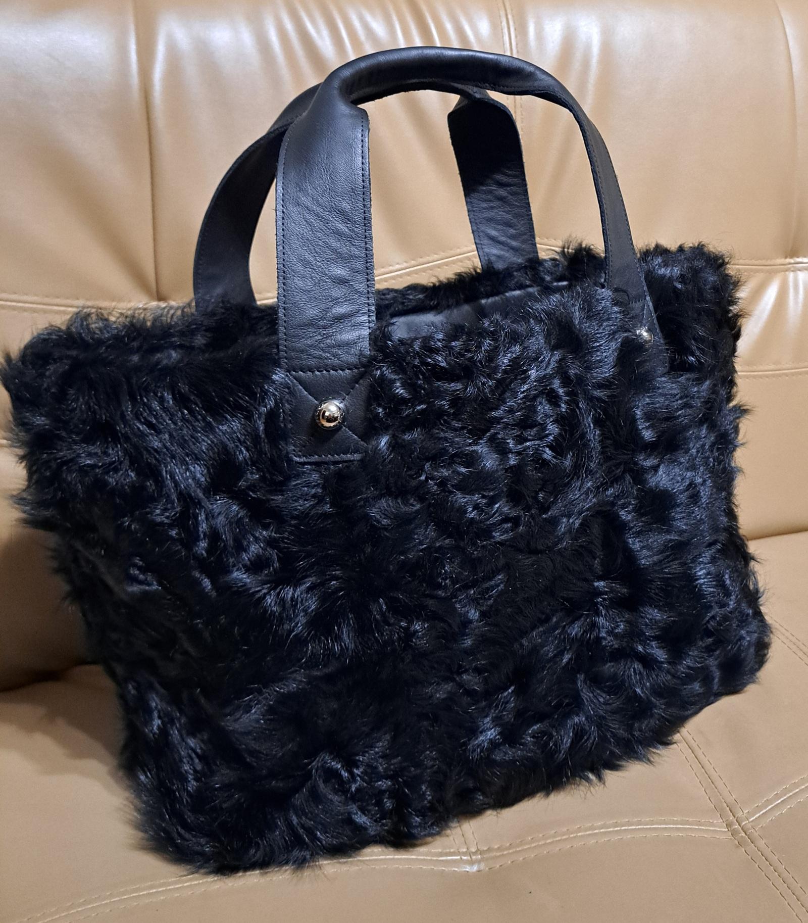 【文句なしに可愛い】限定　TRIGGER SOULファーバッグが登場/ブラック | 5枚目