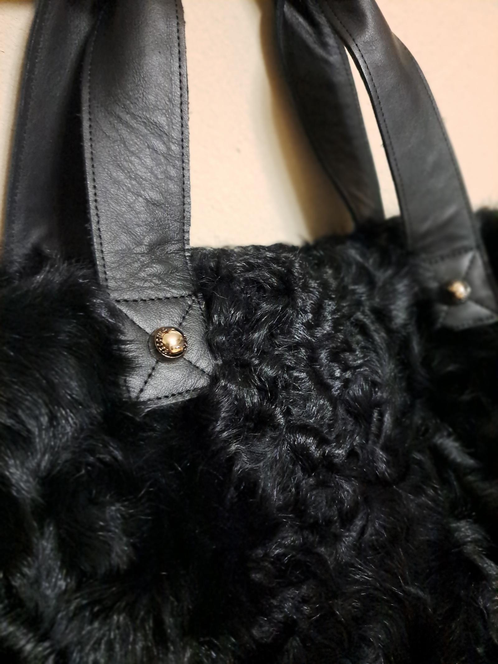 【文句なしに可愛い】限定　TRIGGER SOULファーバッグが登場/ブラック | 8枚目